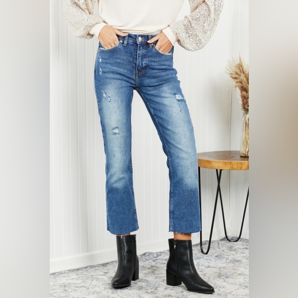Distressed Raw Hem Cropped Jeans
